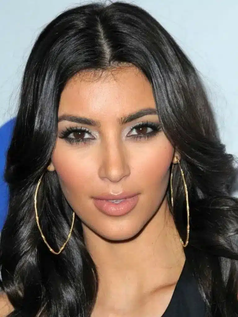 Kim Biography: Wiki, Age, Career, Height, Weight, Boyfriend, Net Worth & More